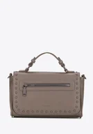 Torebki damskie - Damska listonoszka z imitacji skóry z ozdobioną klapą ciemny beż - miniaturka - grafika 1