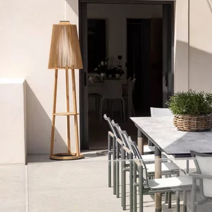 LES JARDINS Solarna lampa stojąca Tecka z czujnikiem, teak - Lampy ogrodowe - miniaturka - grafika 1