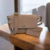 Torebki damskie - Mała torebka na ramię, skóra, taupe light - miniaturka - grafika 1