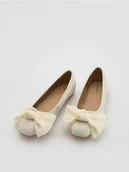 Buty dla dziewczynek - Reserved - Baleriny z imitacji skóry - złamana biel - miniaturka - grafika 1