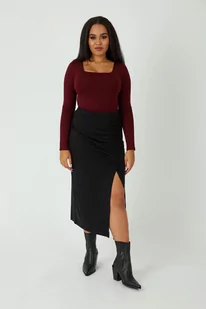 Body z kwadratowym dekoltem : Kolor - Bordowy, Rozmiar - XL/XXL - Bombshe - Body - miniaturka - grafika 1