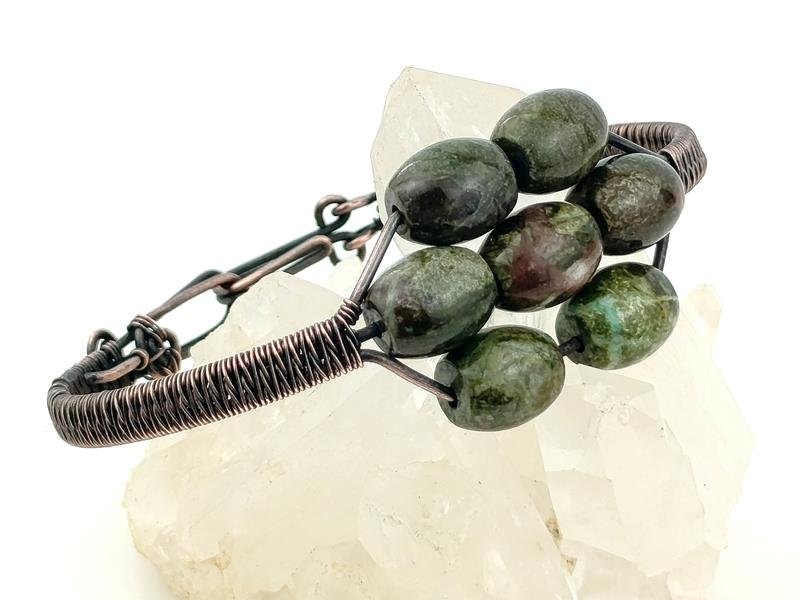 Ryolit lasu deszczowego - bransoletka miedziana, obwód 16 cm, część środkowa 3x2.2 cm, waga 15 gram, rękodzieło