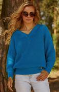 Swetry damskie - Sweter oversize z dekoltem w serek niebieski S140, Kolor niebieski, Rozmiar one size, Makadamia - Primodo.com - miniaturka - grafika 1