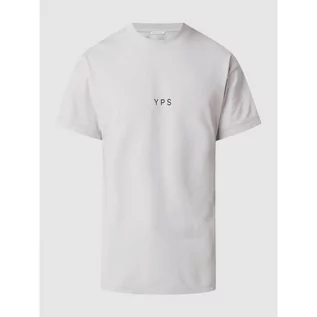Koszulki męskie - T-shirt z dzianiny dresowej model Daylen - YOUNG POETS SOCIETY - grafika 1