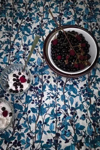 OBRUS botaniczny wzór z bawełny w autorski print JEŻYNY turkusowe - Obrusy i serwetki - miniaturka - grafika 1