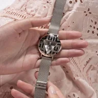 Zegarki damskie - Guess Iconic zegarek damski srebrny na bransolecie GW0527L1 - miniaturka - grafika 1