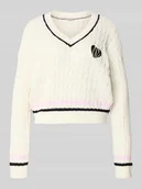 Swetry damskie - Sweter dzianinowy z warkoczowym splotem i dekoltem w serek model 'MAKI' - miniaturka - grafika 1