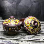 Cukiernice - Cukiernica ceramiczna ręcznie zdobiona „Czerwień w purpurze” średnica 11,5cm - miniaturka - grafika 1