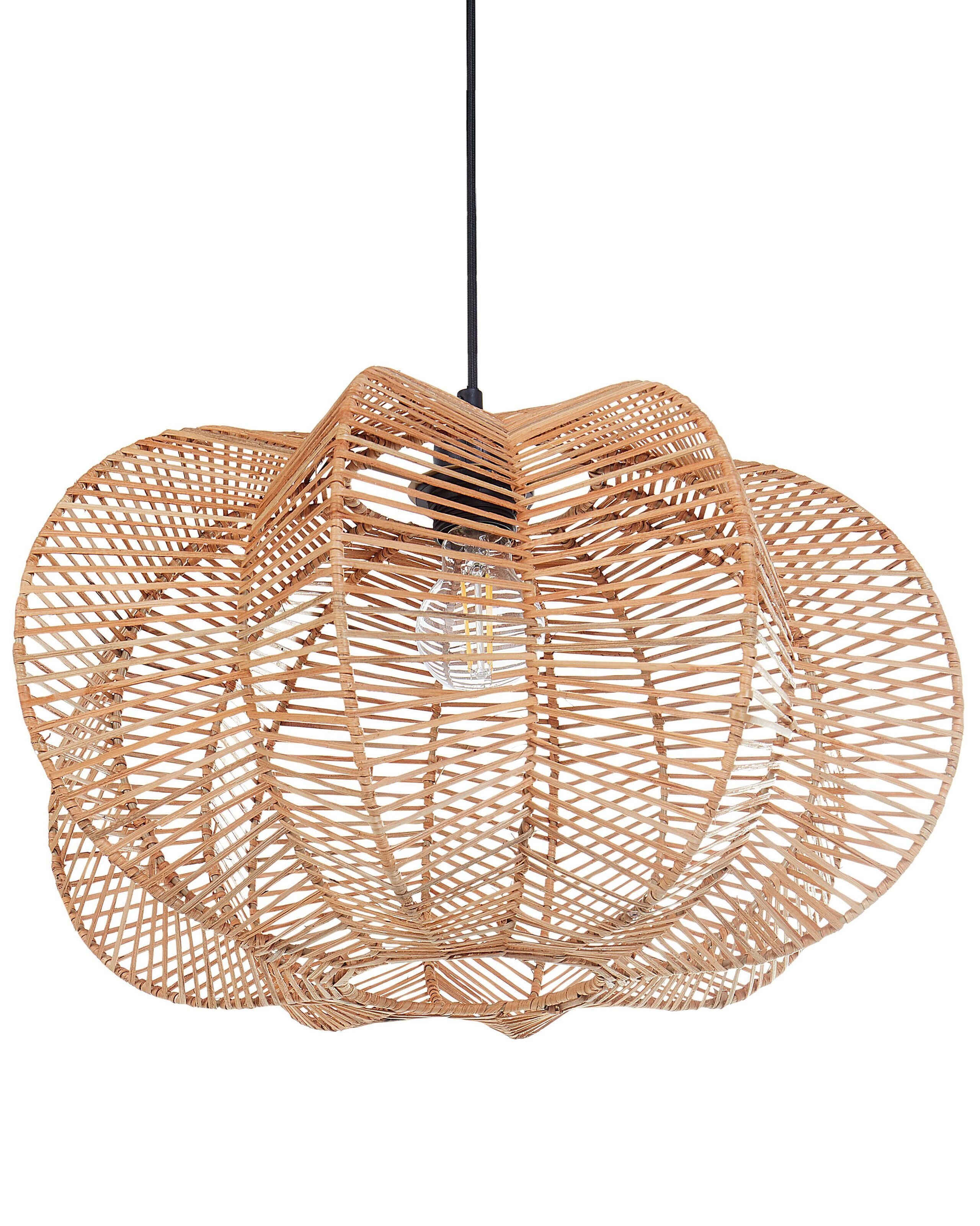 BELIANI Lampa wisząca naturalna rattanowy klosz czarna podstawa żelazna lampa sufitowa boho oświetlenie do salonu jadalni