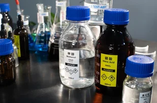 Taśma DYMO Rhino 18444 winylowa 12mm x 5.5m biała czarny nadruk S0718600 - zamiennik | OSZCZĘDZAJ DO 80% - ZADZWOŃ 730 811 399 - Etykiety do drukarek - miniaturka - grafika 5