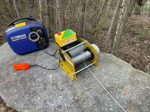 Lekki aluminiowy statyw bezpieczeństwa (udźwig: 1000 kg) + wyboru: wciągarka Tretos Military 00081697 - Wciągarki - miniaturka - grafika 25