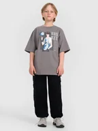 Spodnie i spodenki dla chłopców - 4F Spodnie casual cargo chłopięce - czarne 122 (6-7 lat) - miniaturka - grafika 1