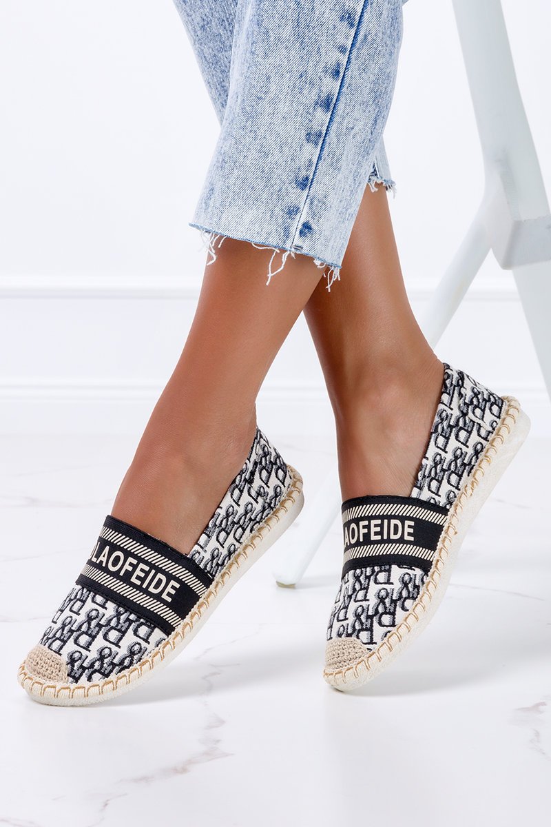 Czarne espadryle z napisami slip on Casu NB538P-37