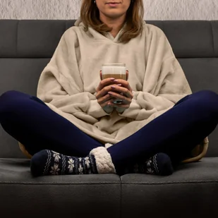 Bluzair Koco Bluza Oversize Kapturem Beżowa 4w1 - Księgarnia OUTLET - miniaturka - grafika 9