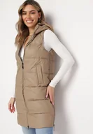 Kamizelki damskie - Ciemnobeżowa Pikowana Kamizelka z Kapturem i Obustronnym Suwakiem Trilasa - miniaturka - grafika 1