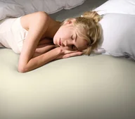 Prześcieradła - Prześcieradło Formesse Bella Donna Jersey 90x190-100x220 - Powder 110 97% bawełna, 3% elastan, Certyfikaty OEKO-TEX - miniaturka - grafika 1