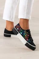 Trampki damskie - Czarne trampki damskie sneakersy z kolorowymi sercami na platformie sznurowane Carla QY853 - miniaturka - grafika 1