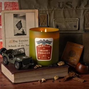 Sojowa świeca zapachowa męska w szkle Colonial Candle 425 g Wanilia Tytoń - Świece - miniaturka - grafika 1