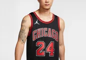 Koszulki męskie - Nike Nba Chicago Bulls Lauri Markkanen Statement Edition Swingman Jersey Black - miniaturka - grafika 1