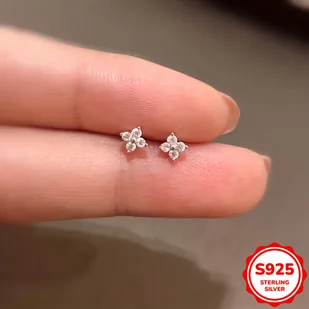 TEMU 0.5g 1 Para S925 Czyste Srebro Pokryte 14K Złotem Błyszczące Cyrkonie Kolczyki z Czterolistną Koniczyną Eleganckie Proste Mini Kwiatowe Kolczyki - Inne - miniaturka - grafika 1