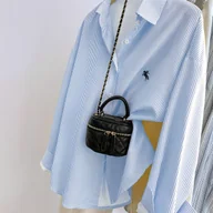 Koszule damskie - TEMU Damska Biała Bluzka w Paski z Guzikami - Krótki do Średniego Kołnierzyk, Odporna na Zagniecenia (Pranie Maszynowe), Przedni Rząd Giletów, - miniaturka - grafika 1