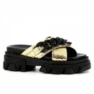 Klapki i japonki damskie - Złote klapki skórzane na grubej podeszwie CARINII - Carinii - miniaturka - grafika 1