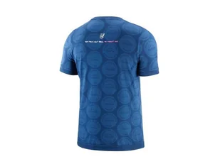 COMPRESSPORT Koszulka biegowa męska TRAINING TSHIRT SS BADGES - MONT BLANC 2020 niebieska - Koszulki sportowe męskie - miniaturka - grafika 1