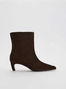 Reserved - Skórzane botki na niskim obcasie - ciemnobrązowy - Botki damskie - miniaturka - grafika 1