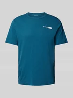 Koszulki męskie - T-shirt o kroju regular style z nadrukiem z logo - miniaturka - grafika 1