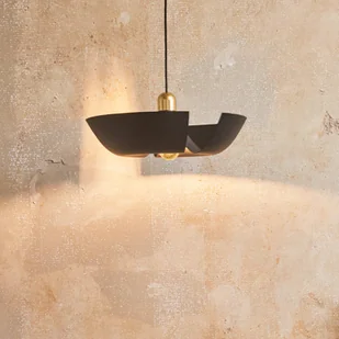 Lampa wisząca AYTM Cycnus, czarna, Ø 30 cm, aluminium, E27 - Lampy sufitowe - miniaturka - grafika 1