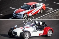 Czasopisma - BMW 330 E46 vs GKD Lotus Super 7 - miniaturka - grafika 1