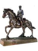 Figurki dekoracyjne - JÓZEF PIŁSUDSKI MARSZAŁEK NA KONIU NACZELNIK POLSKI FIGURKA - miniaturka - grafika 1