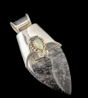 Naszyjniki - Królowa -Kwarc z turmalinem i opal - miniaturka - grafika 1