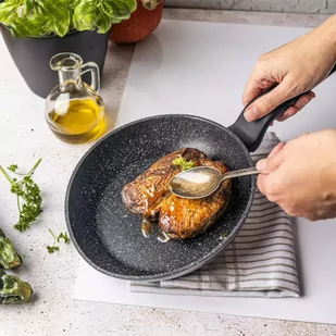 PATELNIA MARMURKOWA KLAUSBERG 20cm KB-7663 - Patelnie - miniaturka - grafika 2