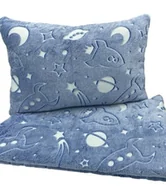 Koce i narzuty dla dzieci - 155 x 200 Komplet Kocyk Poduszka Kosmos niebieski świecący w ciemności - miniaturka - grafika 1