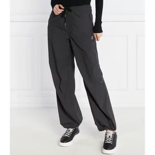 Spodnie damskie - Juicy Couture Spodnie AYLA PARACHUTE | Oversize fit - grafika 1