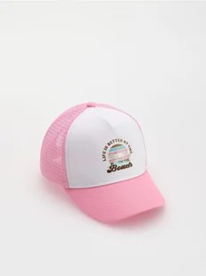 Reserved - Czapka z daszkiem z nadrukiem - pastelowy róż - Czapki damskie - miniaturka - grafika 1