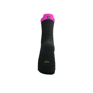 COMPRESSPORT Skarpetki do biegania PRORACING SOCKS V4 ULTRALIGHT RUN HIGH black/safe yellow/neo pink - Skarpetki sportowe męskie - miniaturka - grafika 6