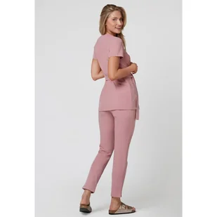 Fartuszek Medyczny Sophia - Blossom Pink Rozmiar: 46 - Odzież medyczna - miniaturka - grafika 2