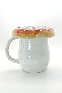 Kubek muchomor z pokrywka w kropki - Kubki - miniaturka - grafika 1