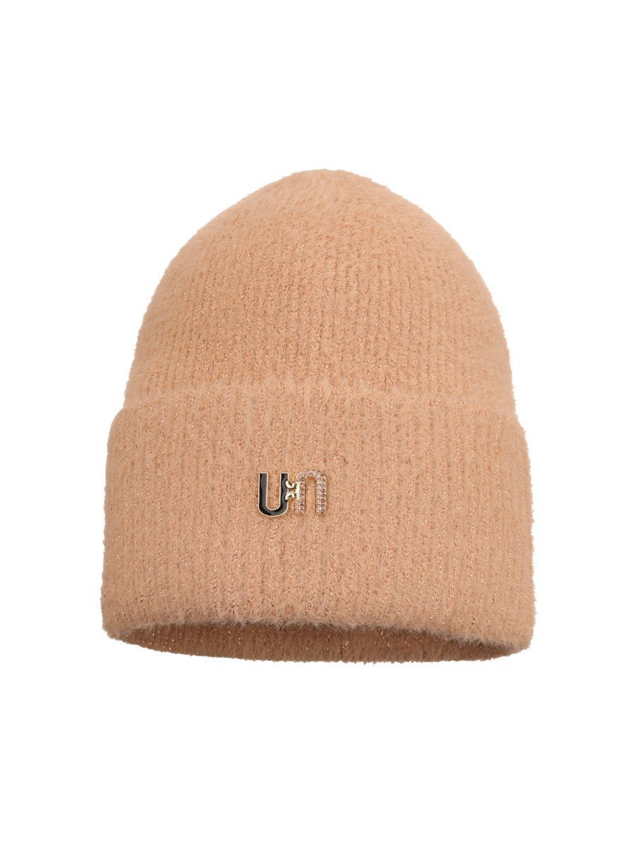 Dziewczęca czapka z futrzastą przędzą i złotą przywieszką beżowa Ambra r.50/54