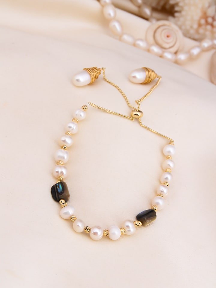 L'Atelier de Gaia Pozłacana bransoletka z perłami i masą perłową