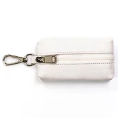 Etui na klucze - Białe etui na klucze ze skóry naturalnej małe na suwak kółeczko na łańcuszku karabińczyk - miniaturka - grafika 1