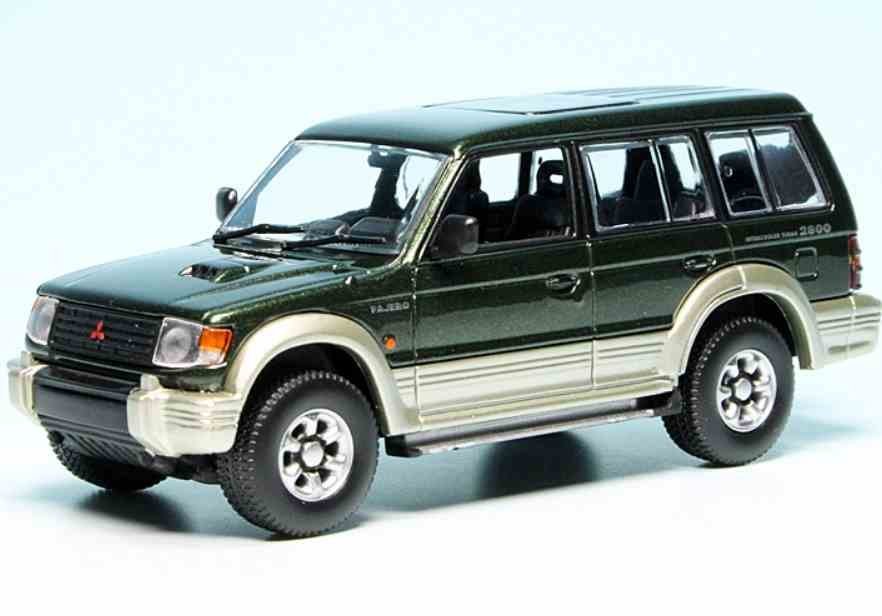Mitsubishi Pajero (1991), 1:43 Minichamps 940163471