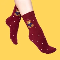 Skarpetki damskie - Skarpetki w misie - bordowe - Słodkie skarpetki damskie z misiem - miniaturka - grafika 1