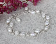 Bransoletki - Dwurzędowa bransoletka z białych pereł w srebrze - miniaturka - grafika 1