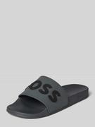 Sandały męskie - Klapki z nadrukiem z logo model ‘Kirk’ - miniaturka - grafika 1