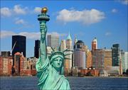 Plakaty - Galeria Plakatu, Plakat, Nowy Jork, Statua Wolności Manhattan Skyline, 70x50 cm - miniaturka - grafika 1