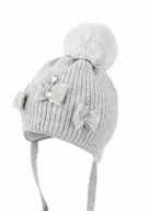 Czapki dla dzieci - Dziewczęca czapka na zimę TAVIA z pomponem jasny popiel - miniaturka - grafika 1