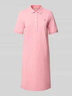 Sukienki - Sukienka polo o długości do kolan z wyhaftowanym logo - miniaturka - grafika 1
